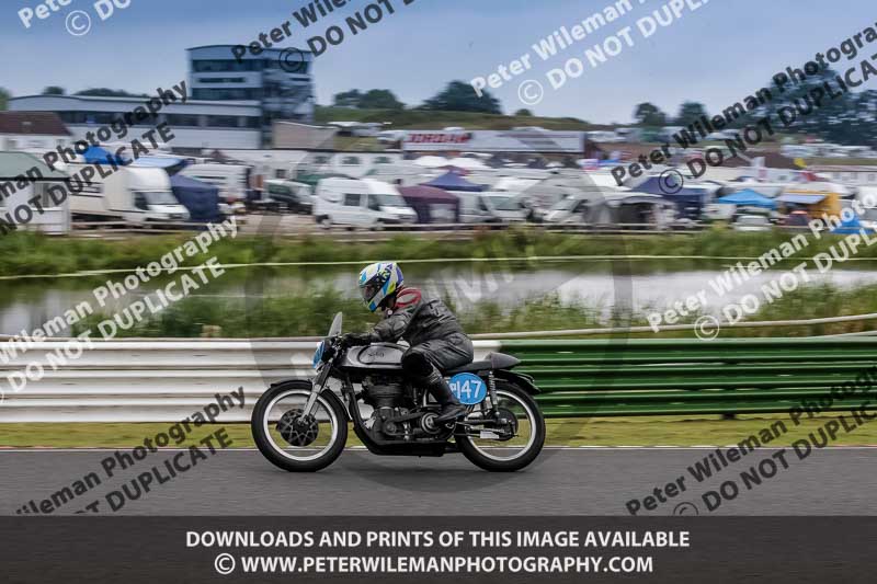Vintage motorcycle club;eventdigitalimages;mallory park;mallory park trackday photographs;no limits trackdays;peter wileman photography;trackday digital images;trackday photos;vmcc festival 1000 bikes photographs